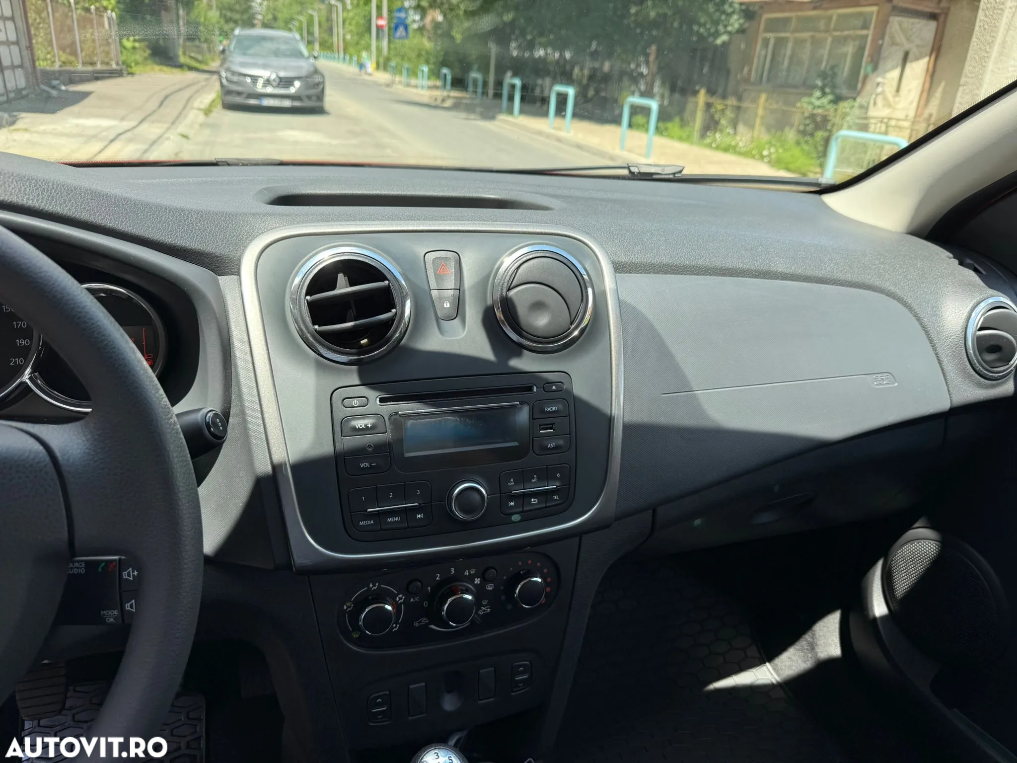 Dacia Logan 1.2 Ambiance - 4