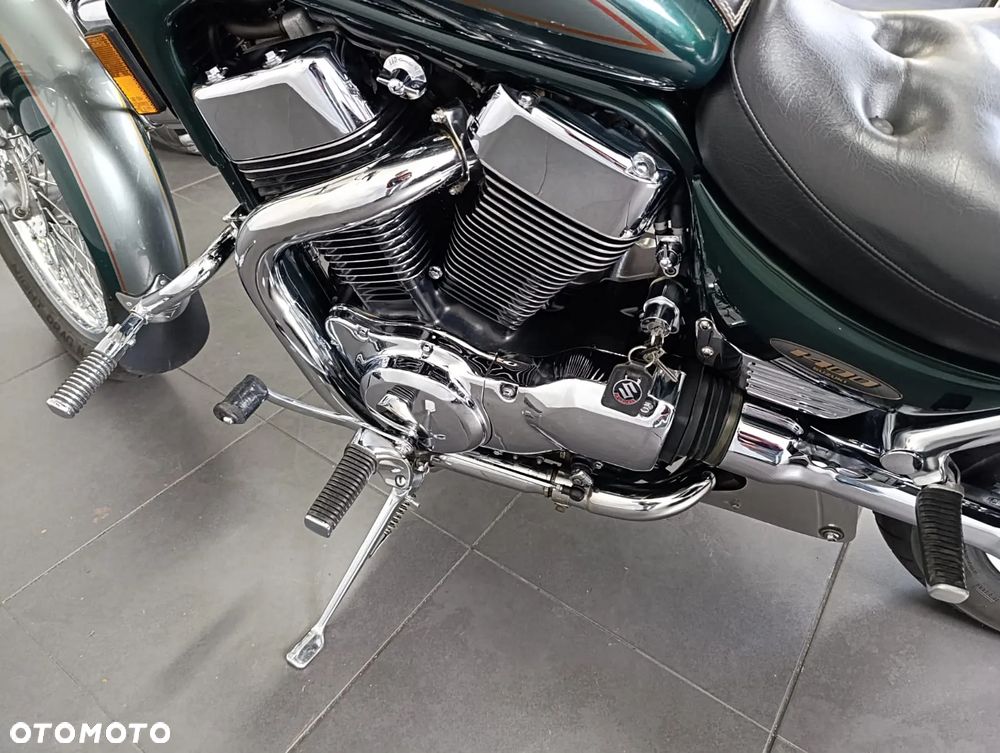 Suzuki Intruder - 15