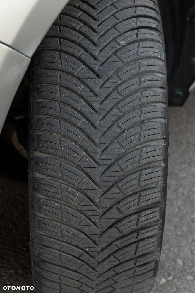 Mazda 2 1.3 Exclusive - 24