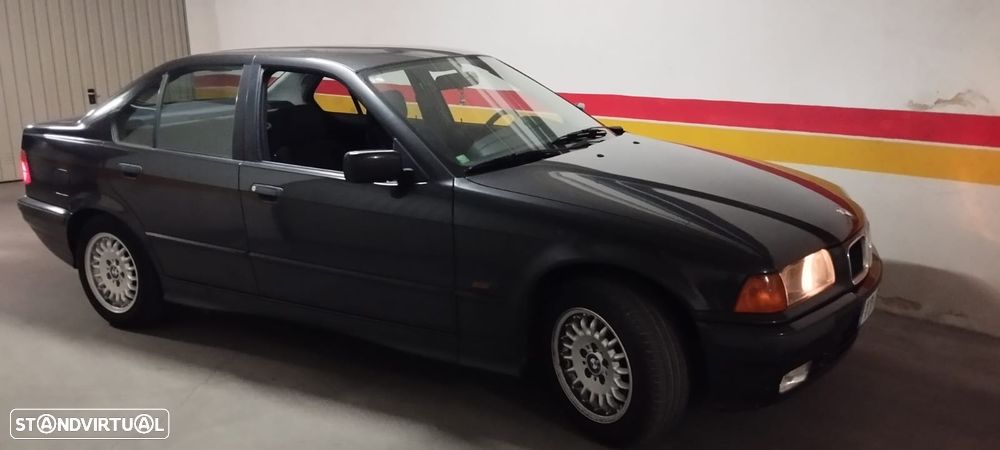 BMW 318 iS - 2