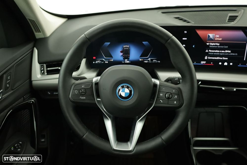 BMW X1 xDrive25e - 16