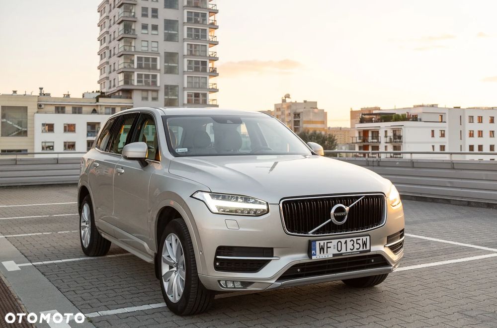 Volvo XC 90 D5 AWD Momentum - 1