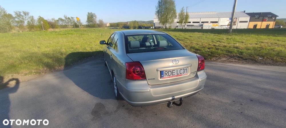 Toyota Avensis 2.0 D-4D High - 6
