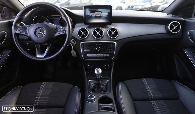 Mercedes-Benz CLA 180 d Urban - 21
