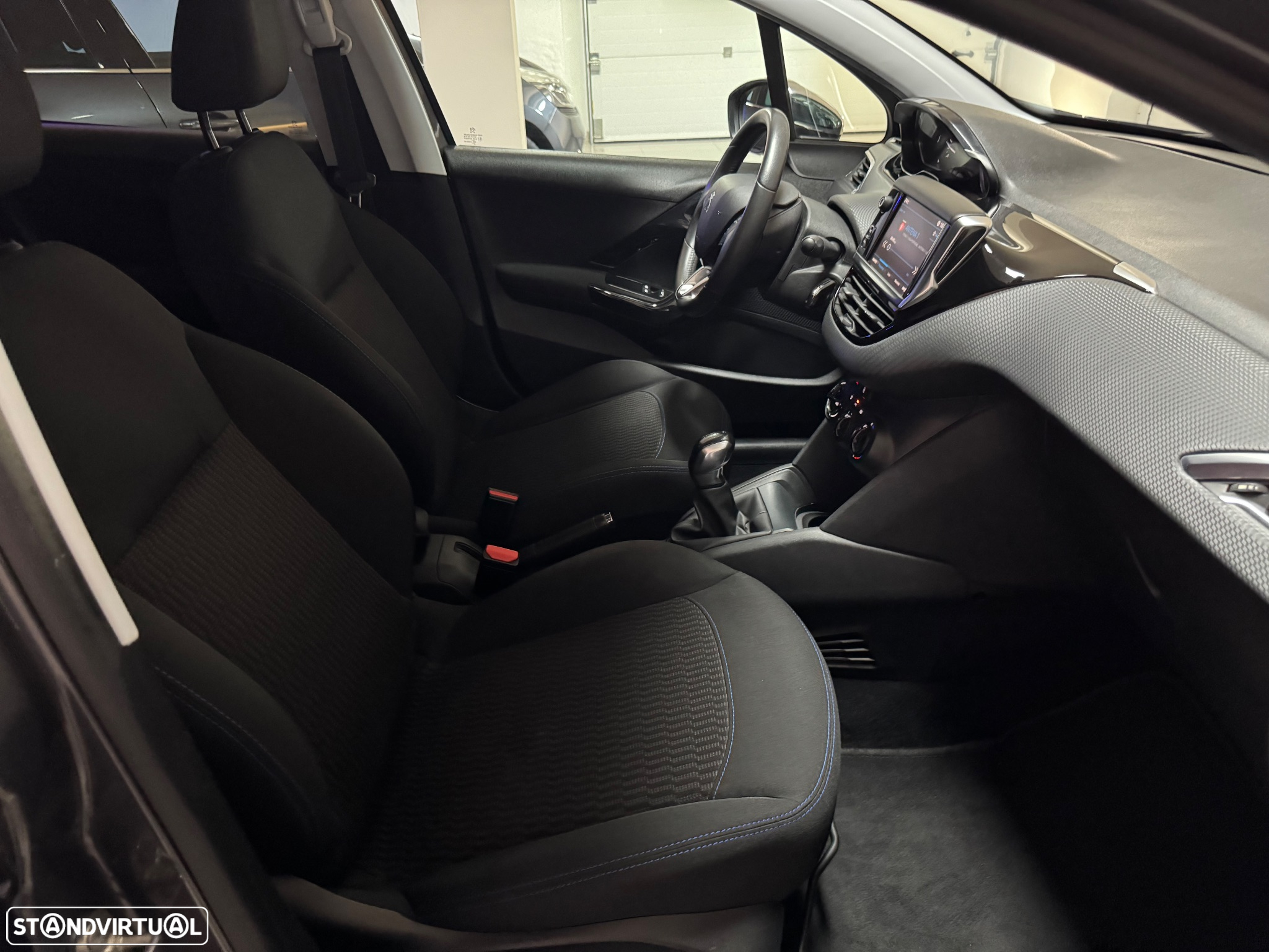 Peugeot 208 1.6 BlueHDi Style - 17