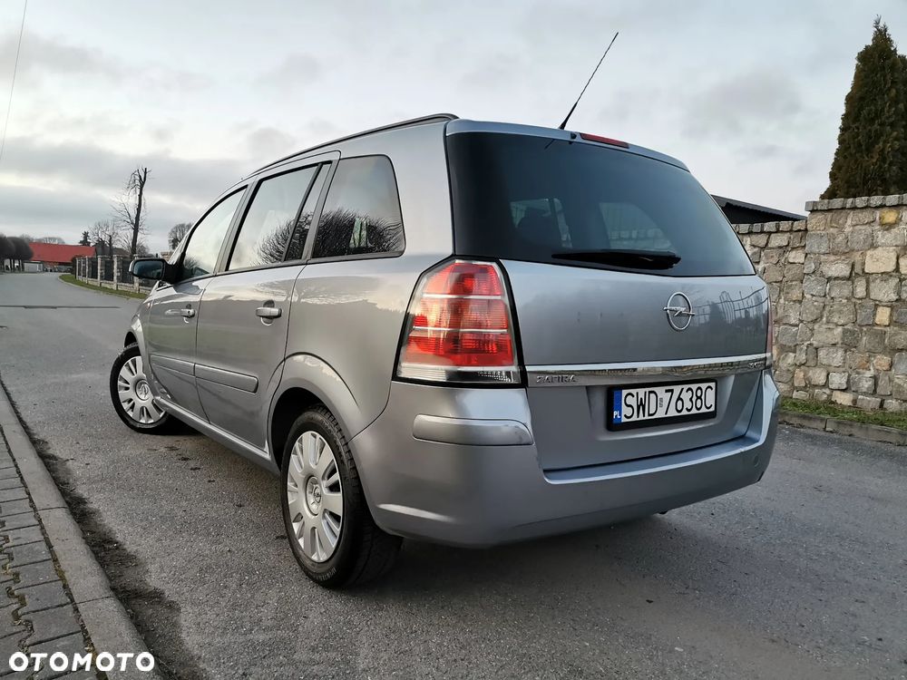 Opel Zafira 1.9 CDTI Automatik Edition - 4