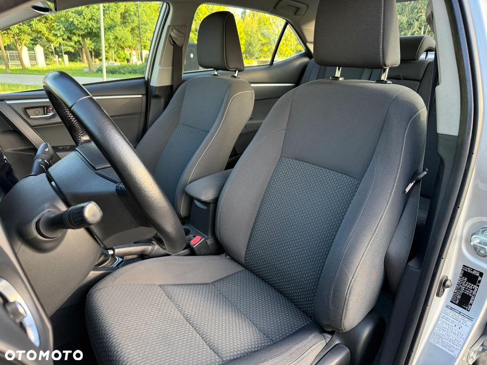 Toyota Corolla 1.6 Premium EU6 - 13