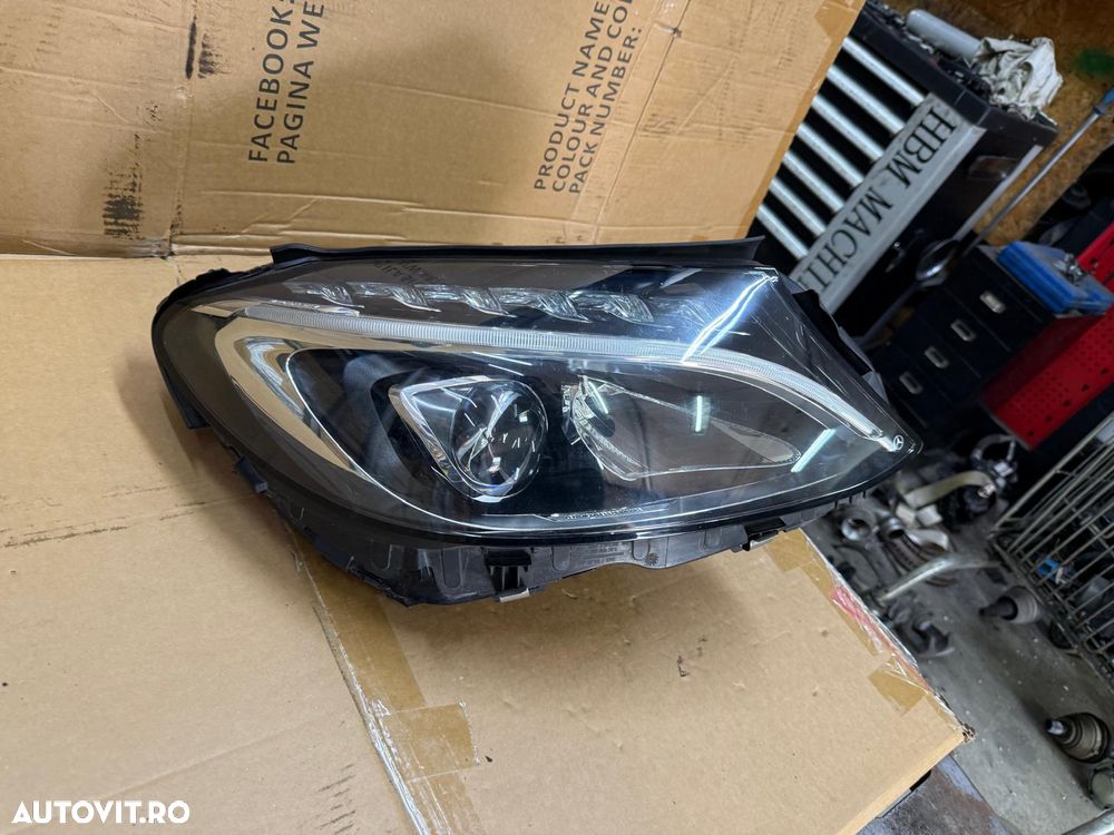 Far dreapta led cu defecte MERCEDES C-class W205 an 2014 cod A2058200661 - 2