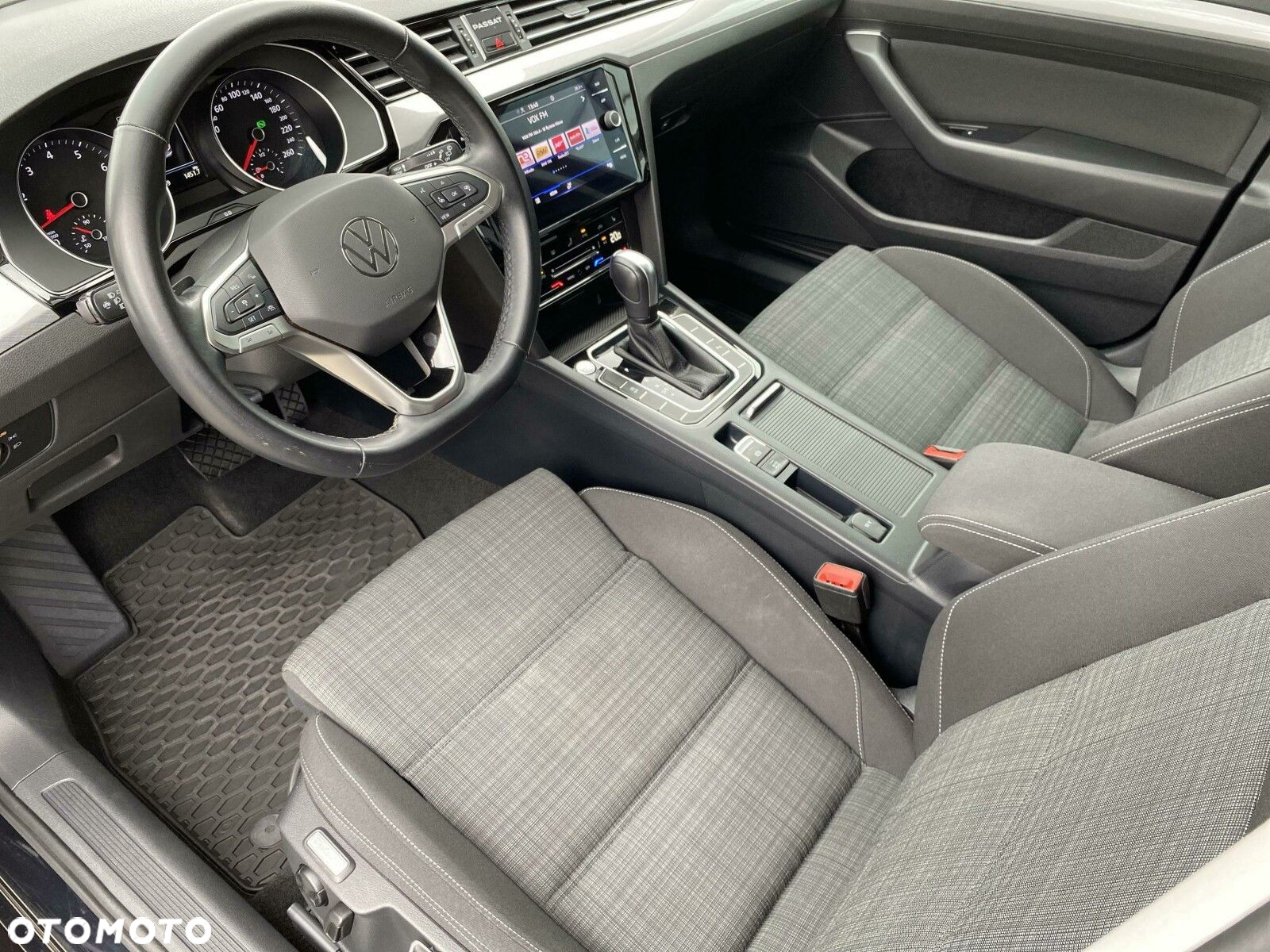 Volkswagen Passat 2.0 TSI Business DSG - 10