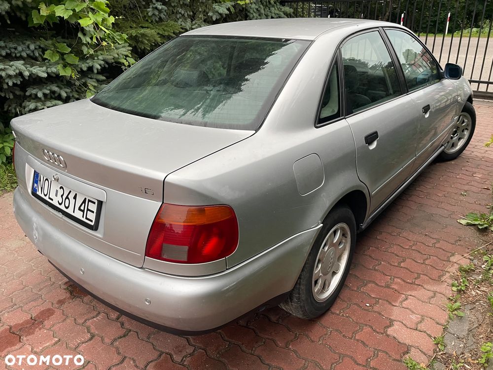 Audi A4 Limousine - 4