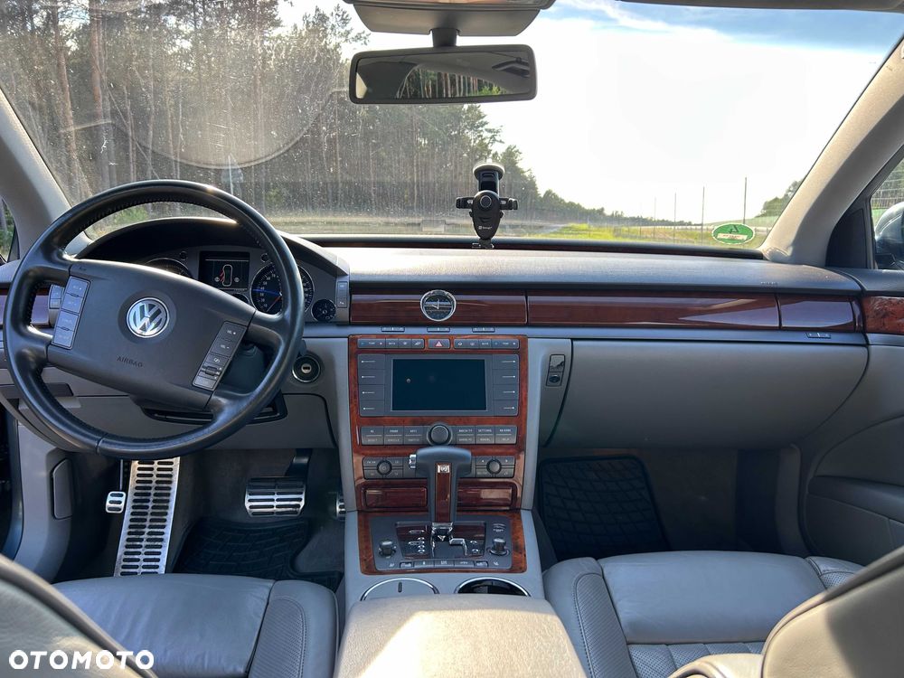 Volkswagen Phaeton - 8