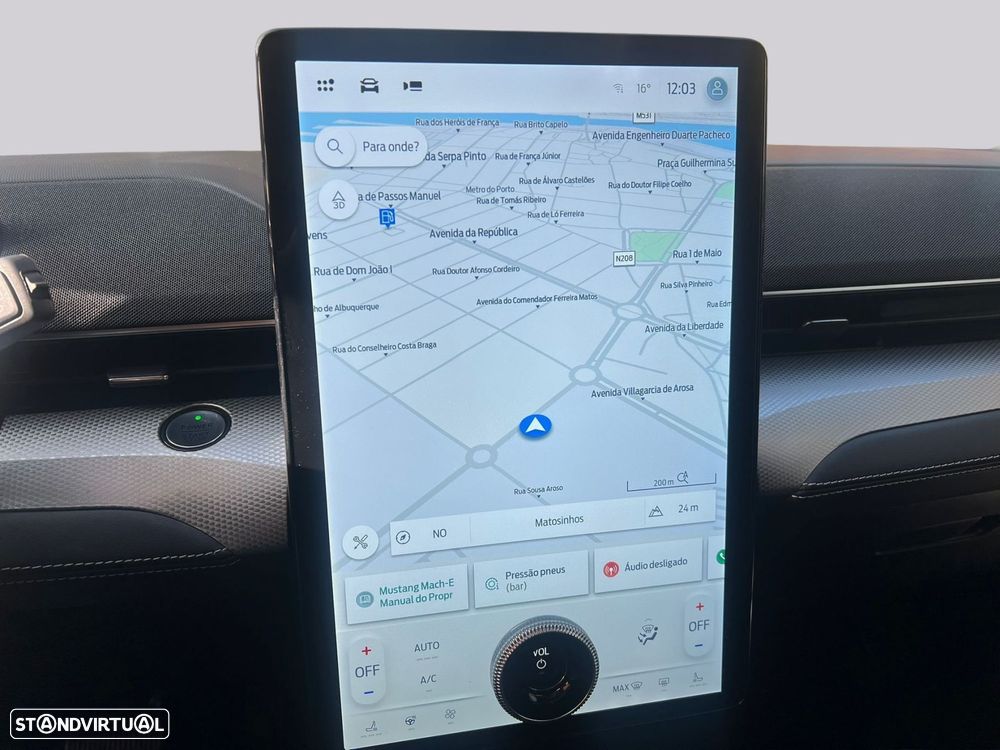 Ford Mustang Mach-E 75.7 kWh Premium AWD - 26