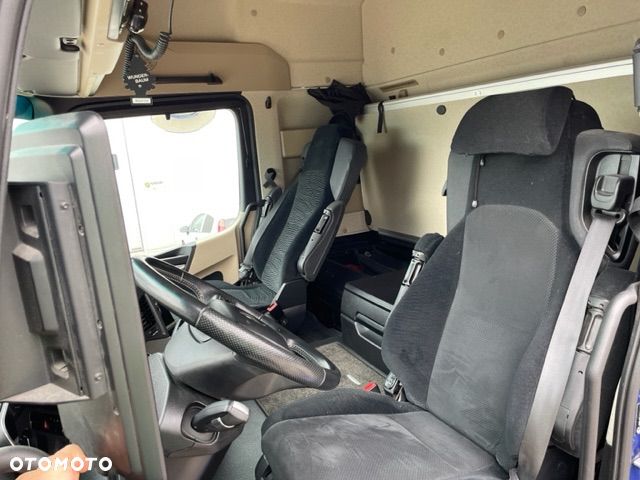 Mercedes-Benz Actros - 16