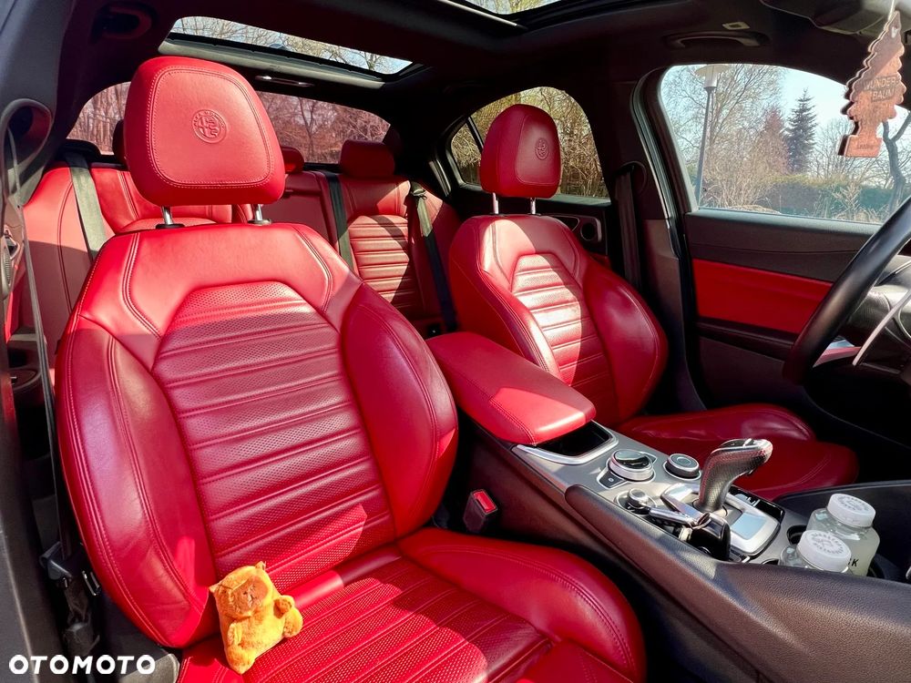 Alfa Romeo Giulia - 4
