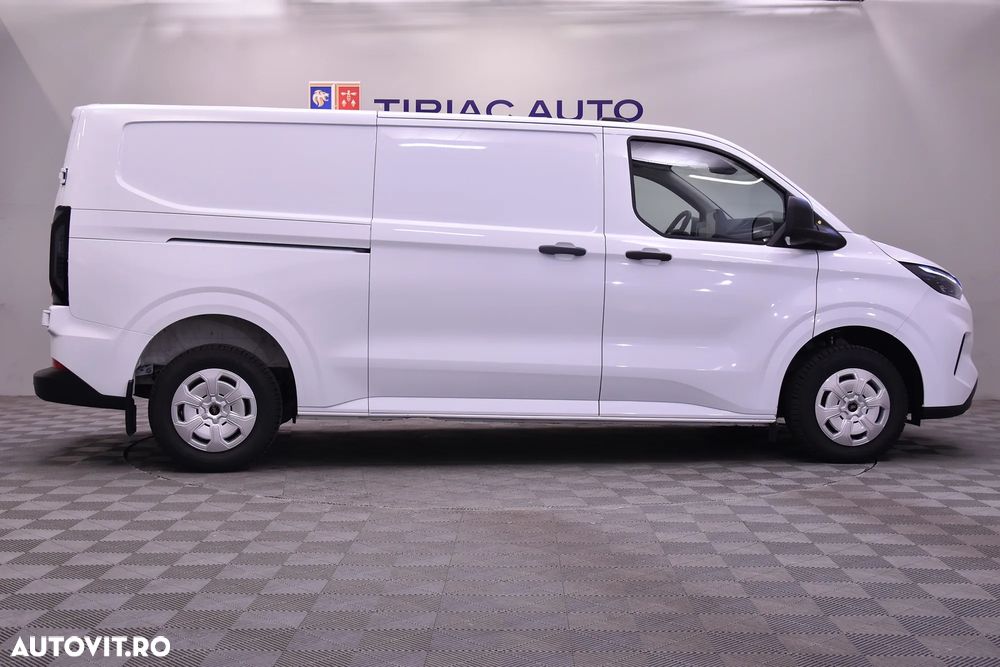 Ford Transit Custom Van - 6