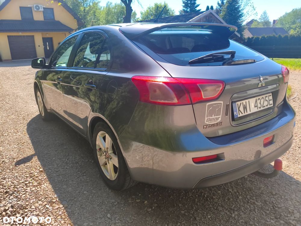 Mitsubishi Lancer 1.8 Invite - 3