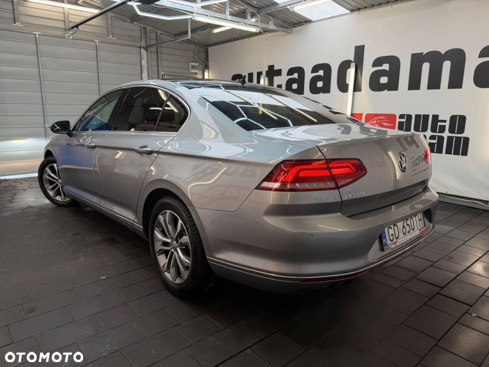 Volkswagen Passat - 13