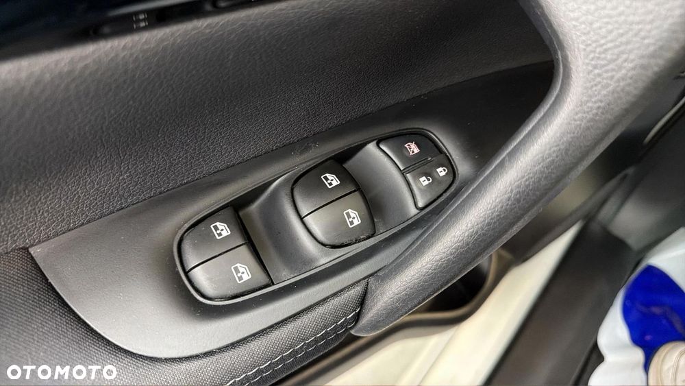 Nissan Qashqai 1.3 DIG-T N-Connecta DCT - 29
