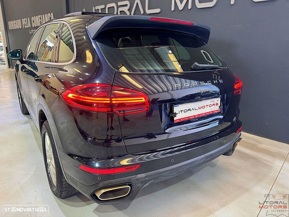 Porsche Cayenne Platinum Edition - 10