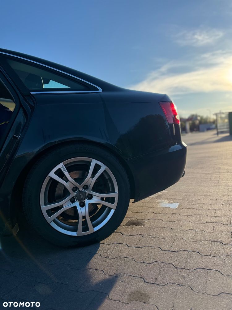 Audi A6 Limousine 2.4 - 7