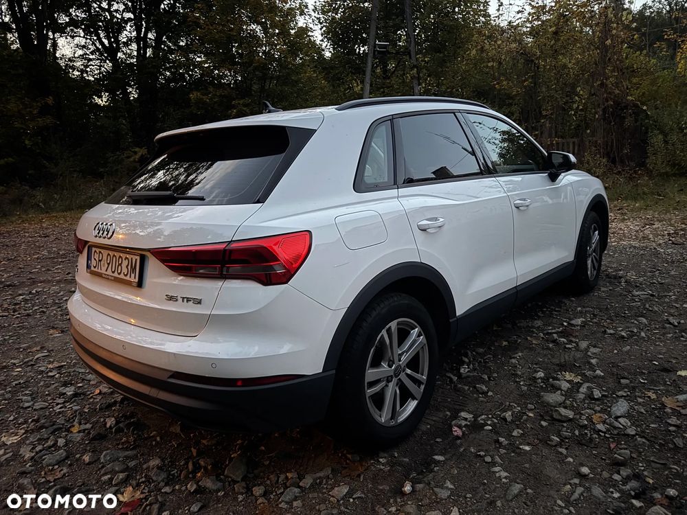 Audi Q3 2019 photo 2