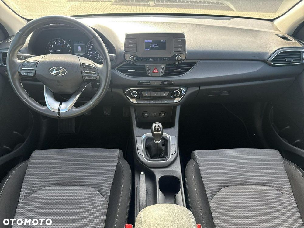 Hyundai i30 1.5 DPI Classic + - 22
