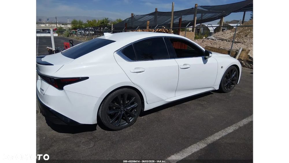 Lexus IS - 4