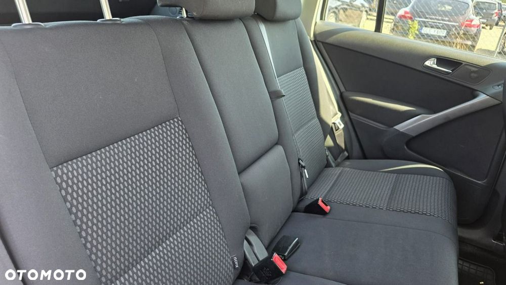 Volkswagen Tiguan - 17