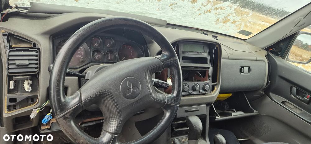 Mitsubishi Pajero 3.2 DID 7os - 5