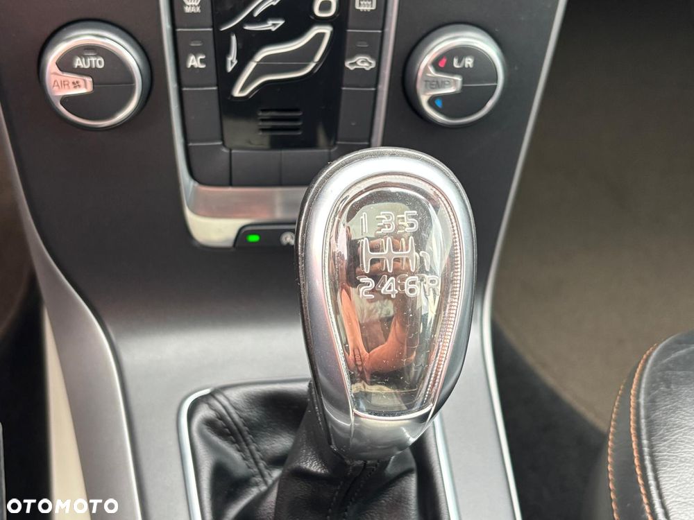 Volvo V40 D3 Ocean Race - 25