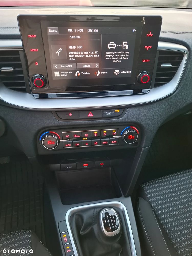 Kia XCeed 1.5 T-GDI M - 24