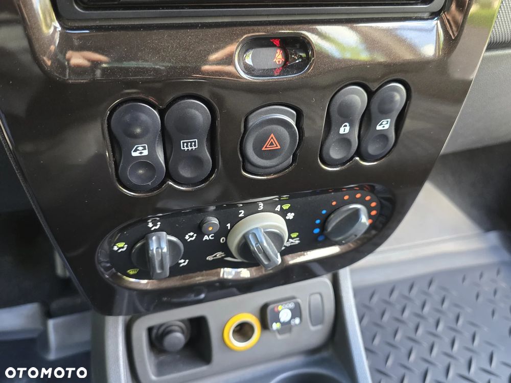 Dacia Duster 1.6 Laureate - 17
