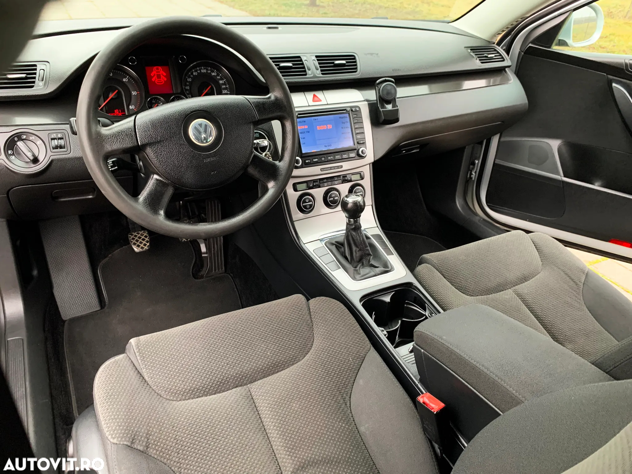 Volkswagen Passat 2.0 TDI Comfortline - 11