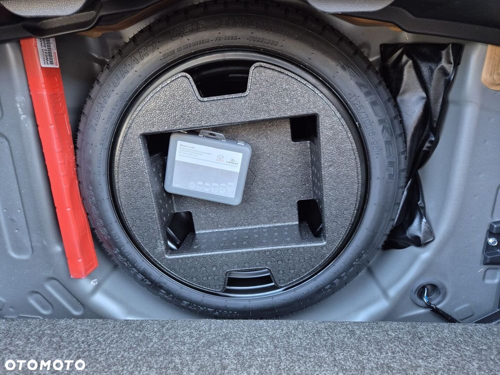 Toyota Yaris Hybrid 1.5 Style - 24