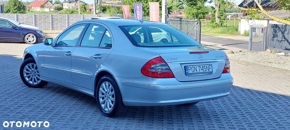 Mercedes-Benz Klasa E - 23