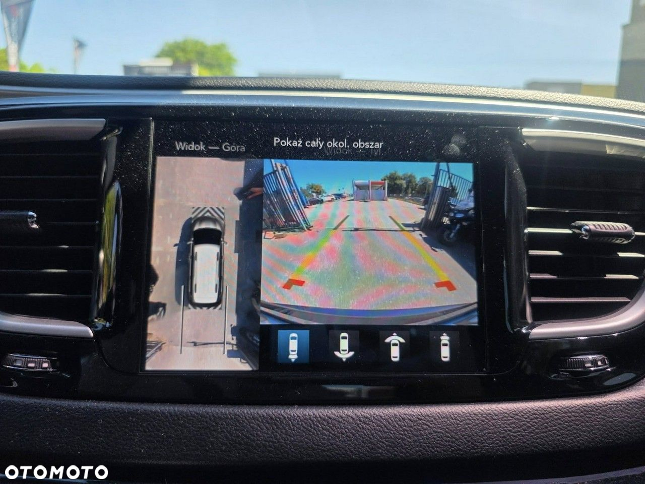 Chrysler Pacifica - 19