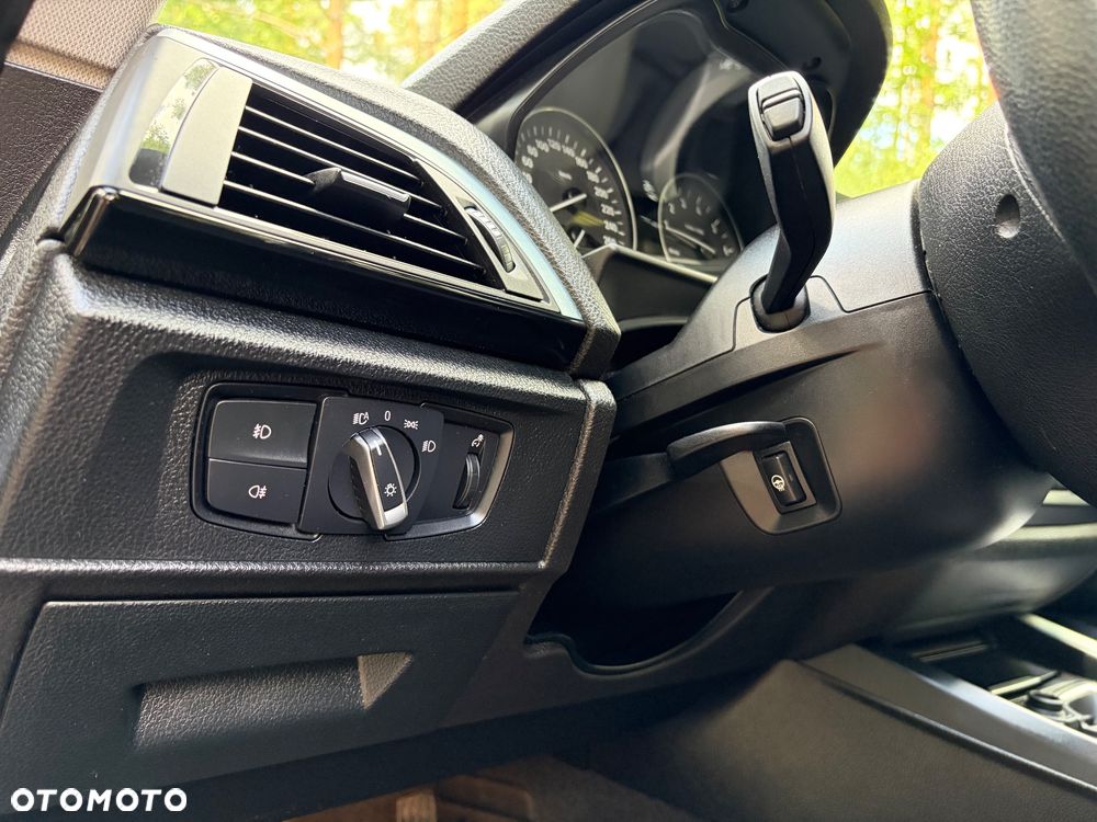 BMW Seria 1 118i - 22
