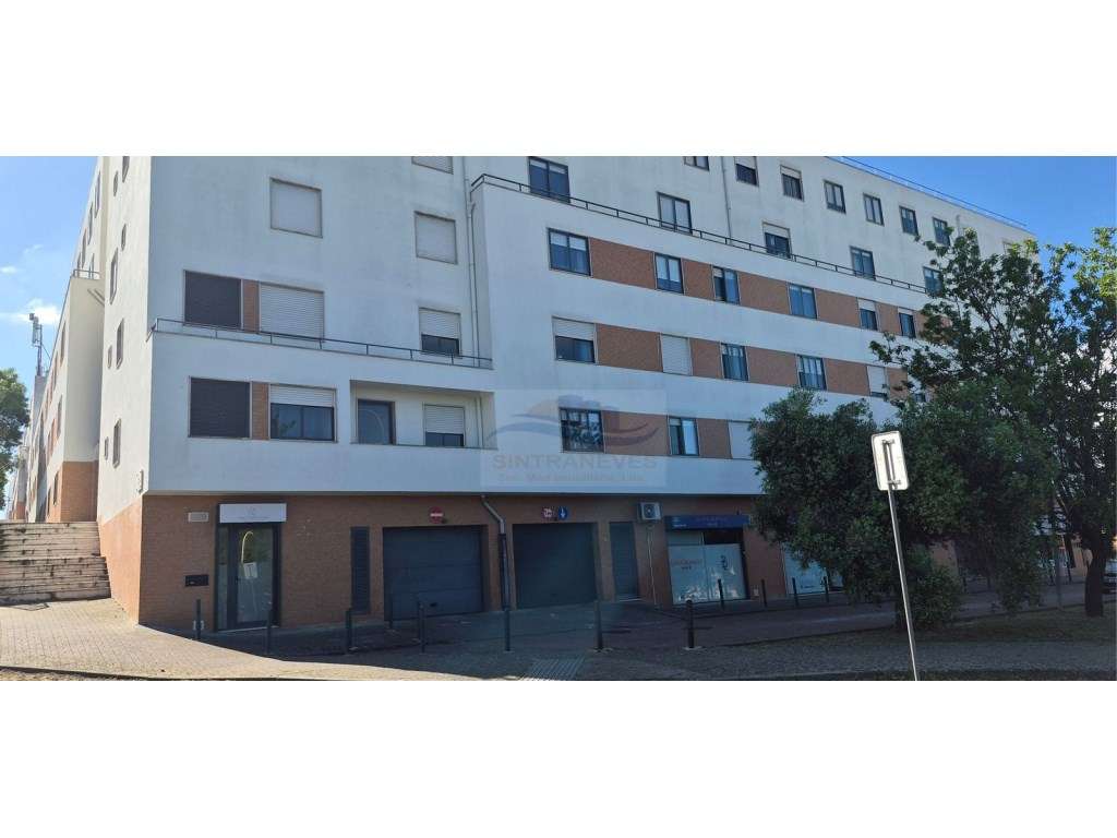 Apartamento T2 em RC em Ótima Localização na Ameixoeira, Lisboa, Co... - Grande imagem: 4/14
