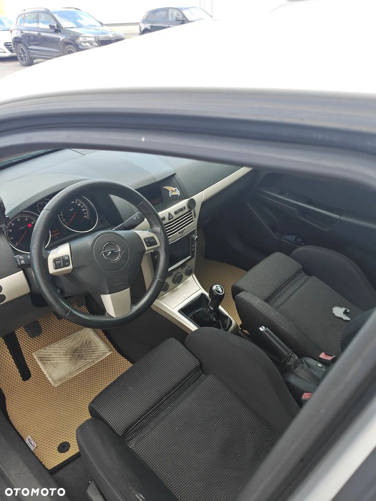 Opel Astra 1.6 - 8