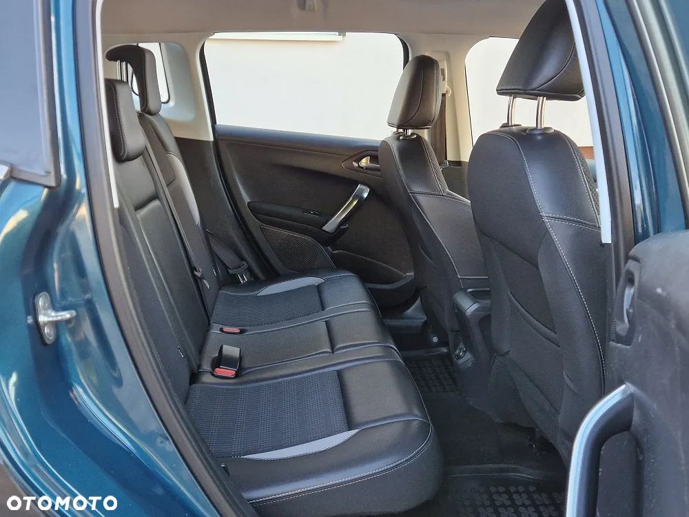 Peugeot 2008 1.2 Pure Tech GPF Allure S&S - 11