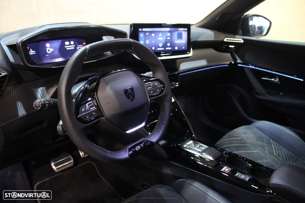 Peugeot e-2008 50 kWh GT - 8