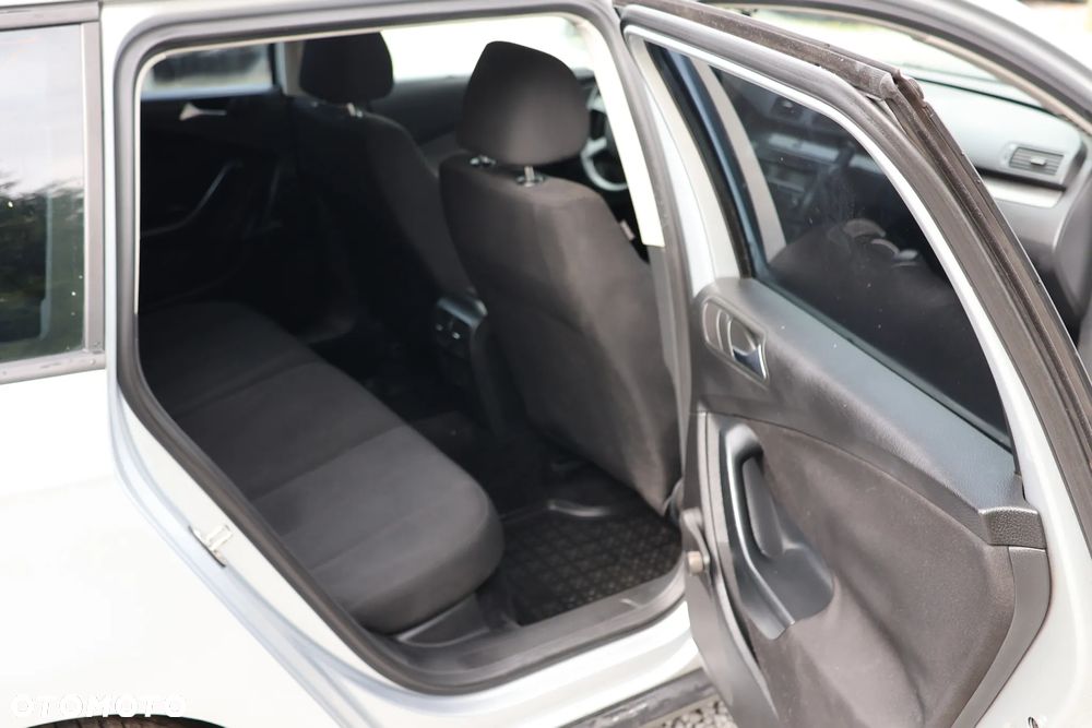Volkswagen Passat 1.9 TDI Comfortline - 13