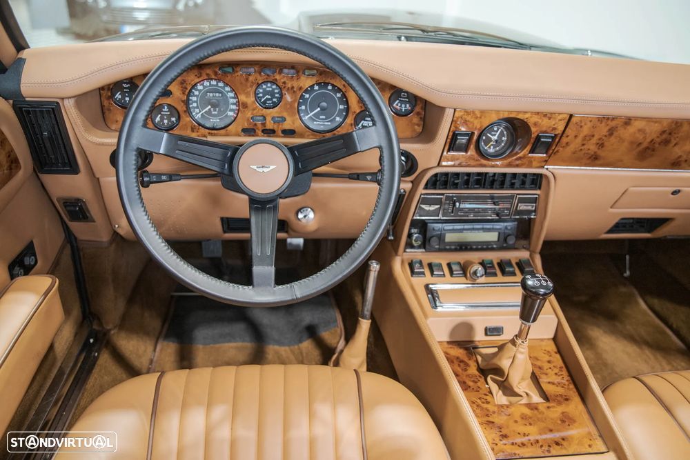 Aston Martin Volante - 28