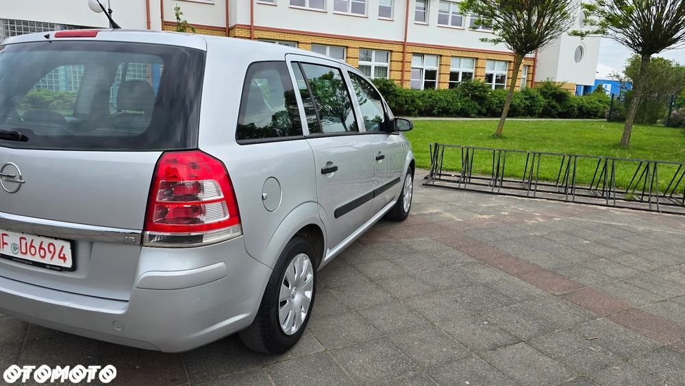 Opel Zafira - 34