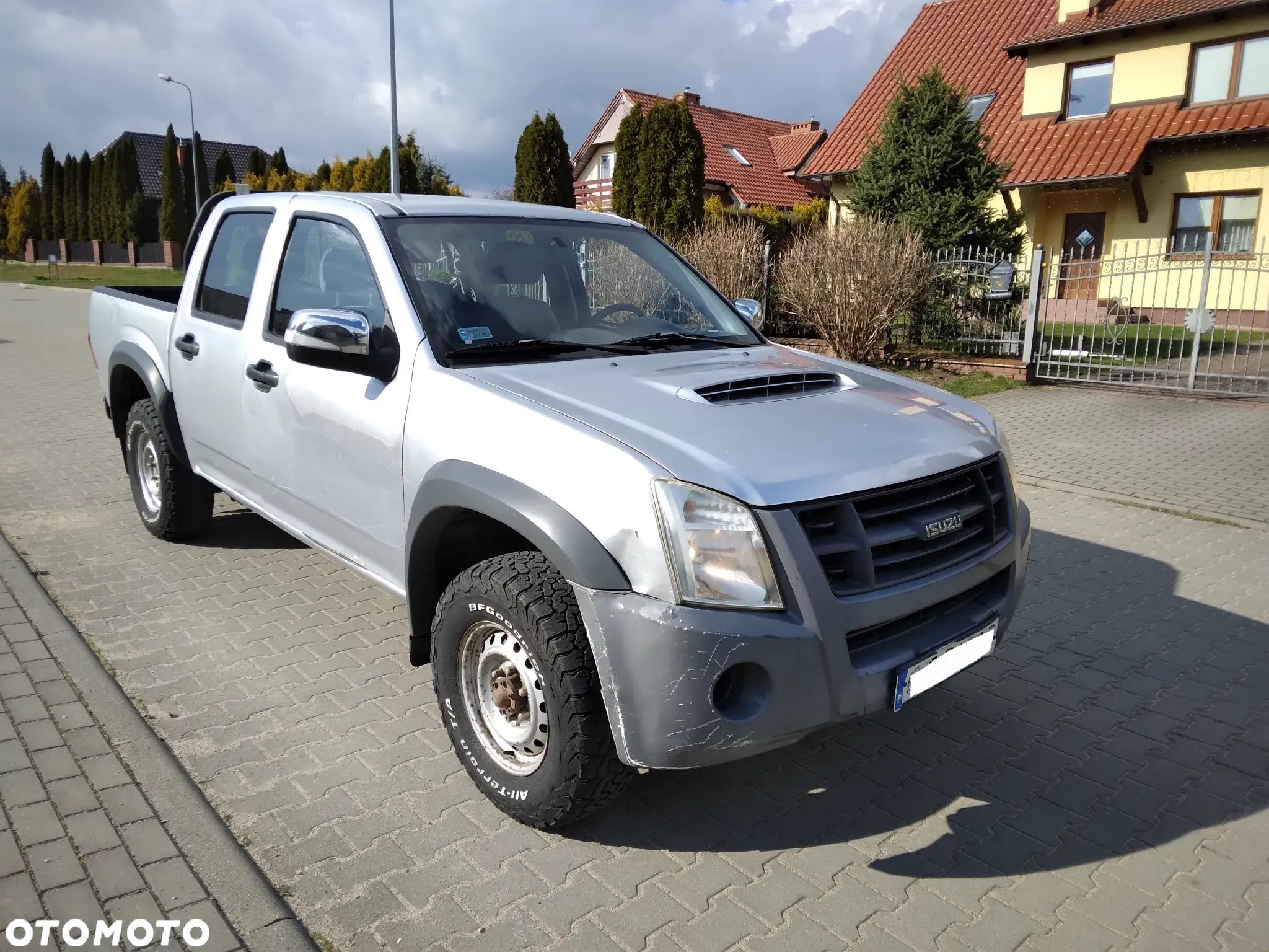 Isuzu D-Max 2.5d DC Basic - 1
