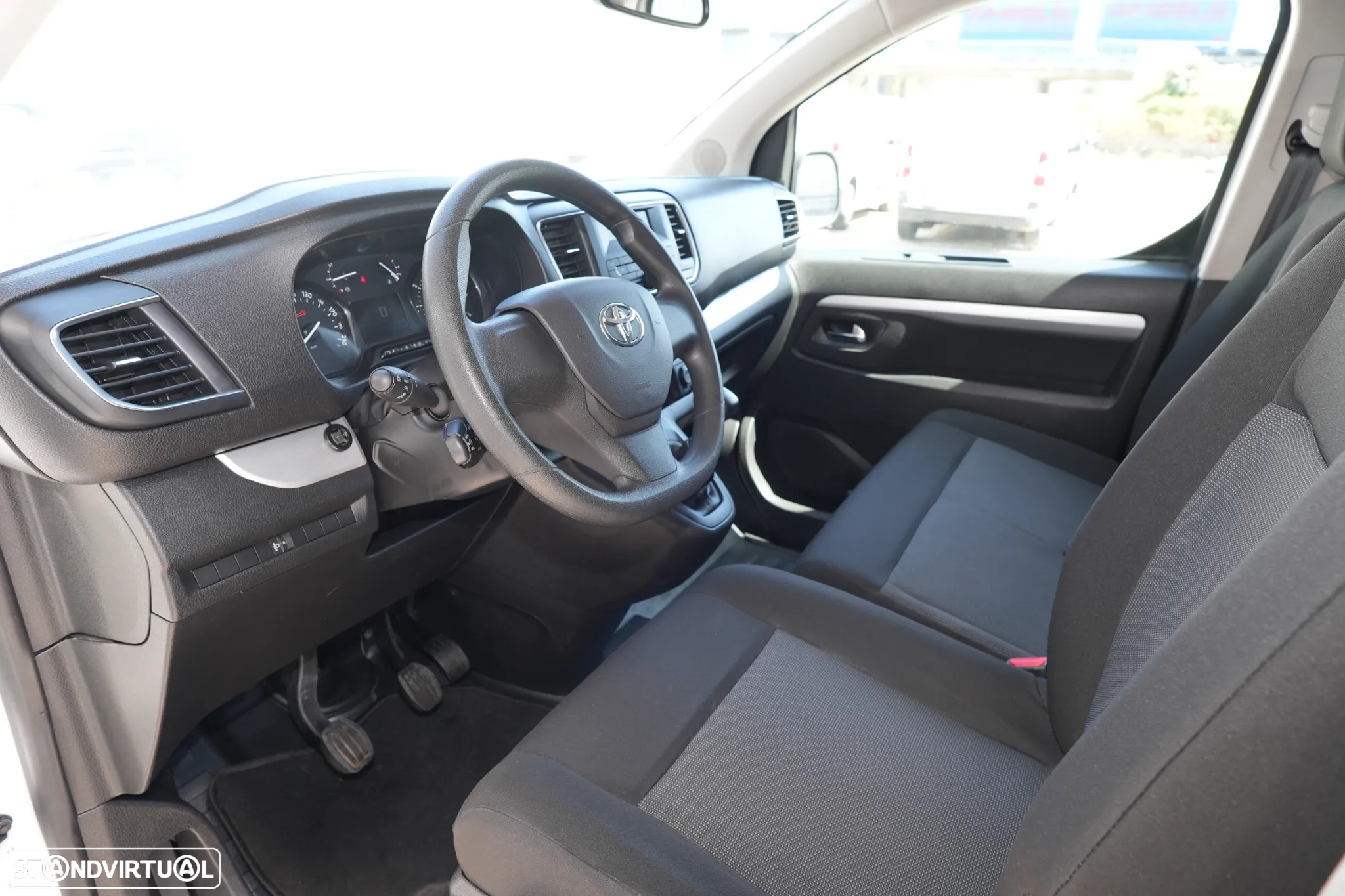 Toyota Proace 9Lugares Verso 1.5D4D 120cv - 8