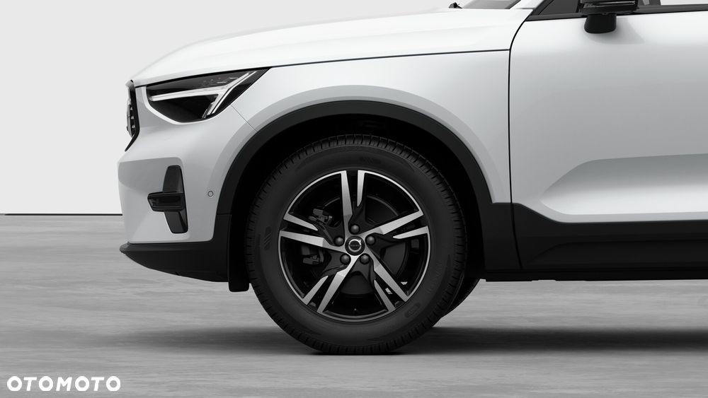 Volvo XC 40 B4 Plus Dark - 9