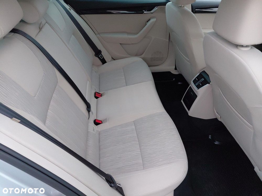 Skoda Octavia 1.8 TSI 4x4 Style DSG - 13