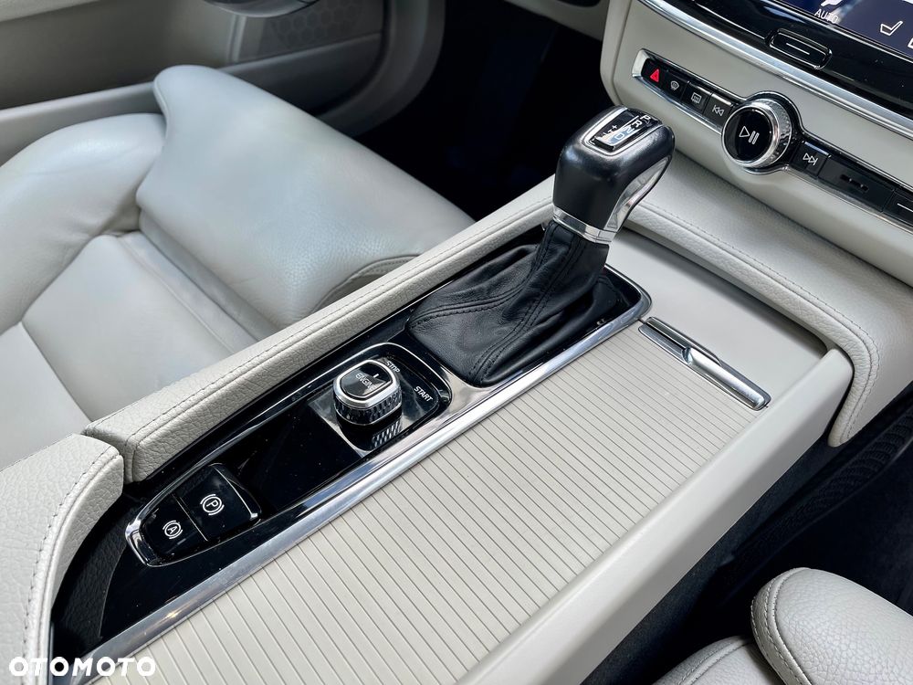 Volvo S90 D4 Momentum - 34