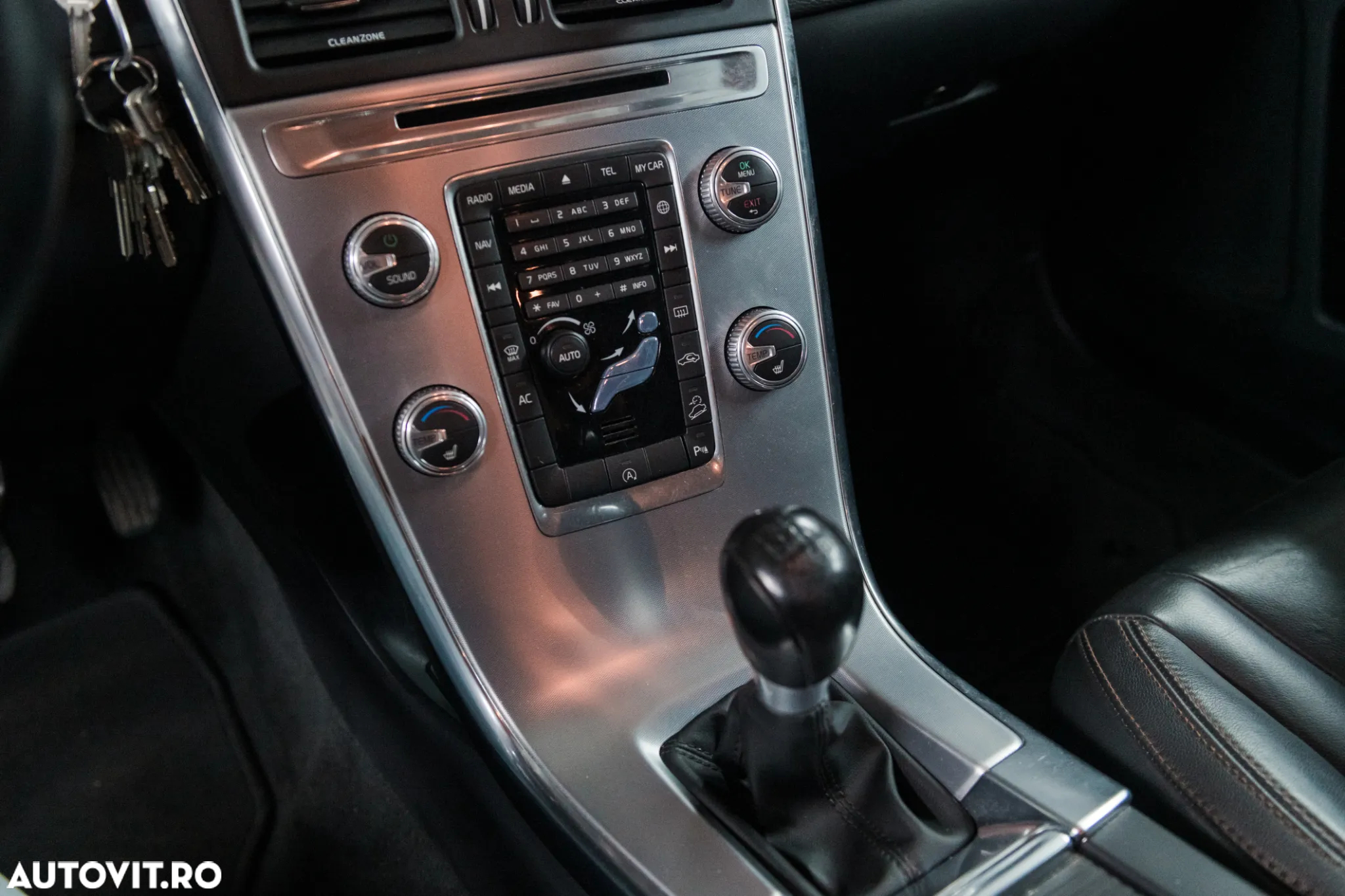Volvo XC 60 D5AWD Start-Stop Summum - 17